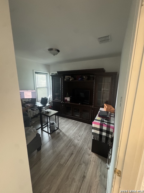 Image 5 of 33 For 118 Idell  