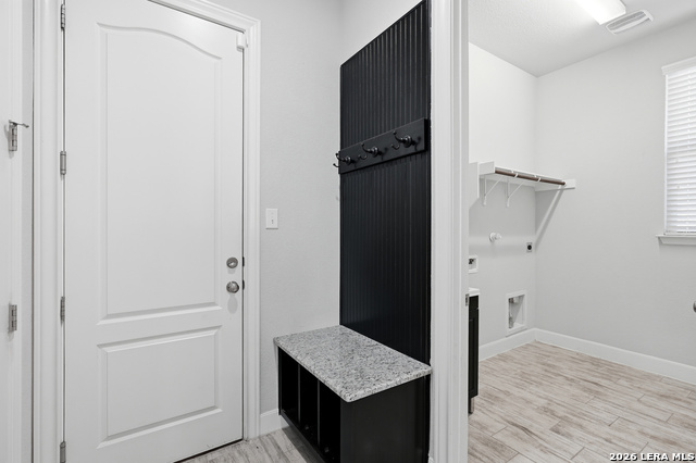 Image 37 of 48 For 21918 Big Bend Canyon