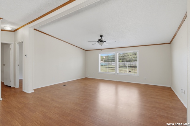 Image 10 of 34 For 205 Creekview