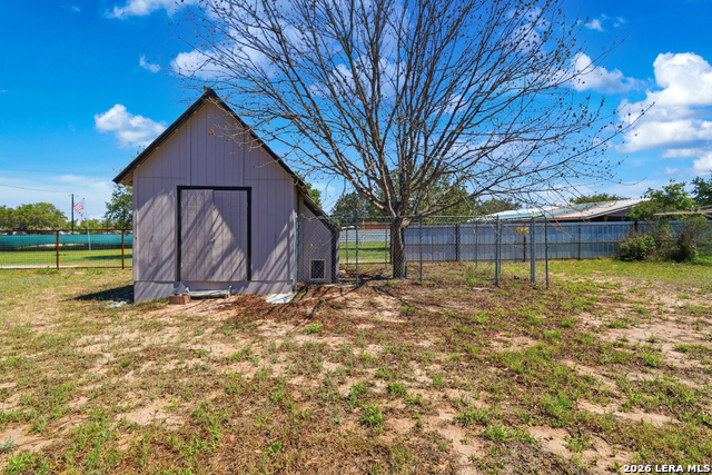 Image 25 of 34 For 205 Creekview