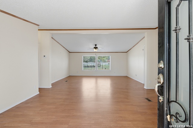 Image 7 of 34 For 205 Creekview