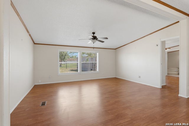 Image 9 of 34 For 205 Creekview