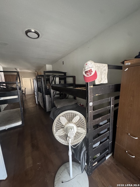 Image 3 of 19 For 210 Quill W