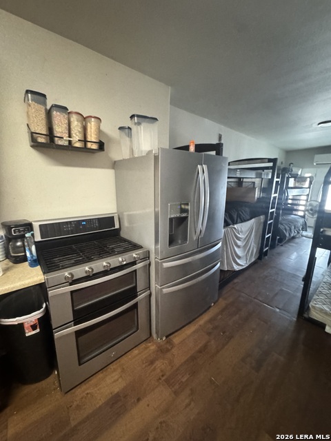 Image 8 of 19 For 210 Quill W