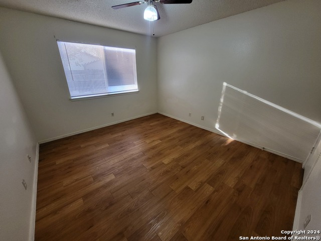 Listing photo id 6 for 8936 Golden Brook