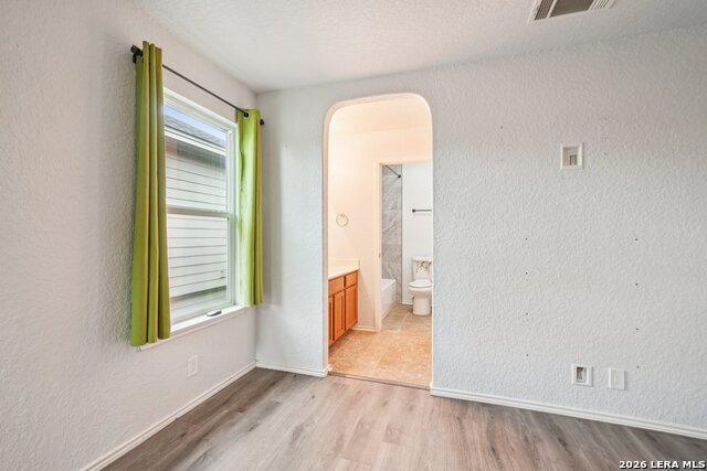 Image 23 of 39 For 9536 Gold Stage