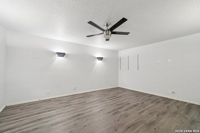 Image 28 of 39 For 9536 Gold Stage