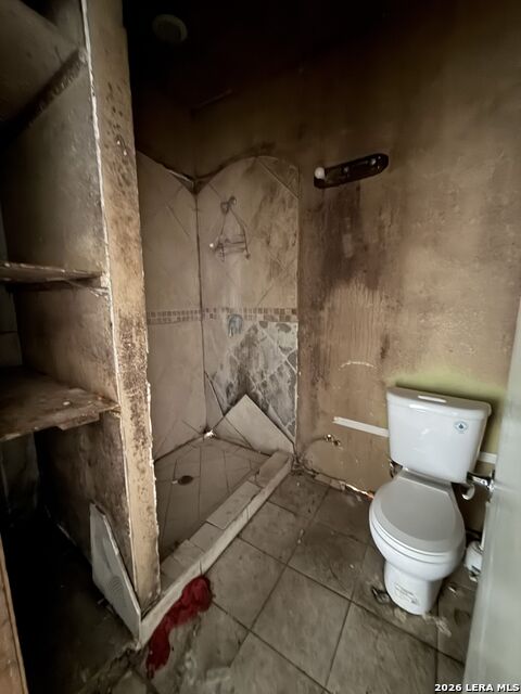 Image 23 of 27 For 809 Leal  