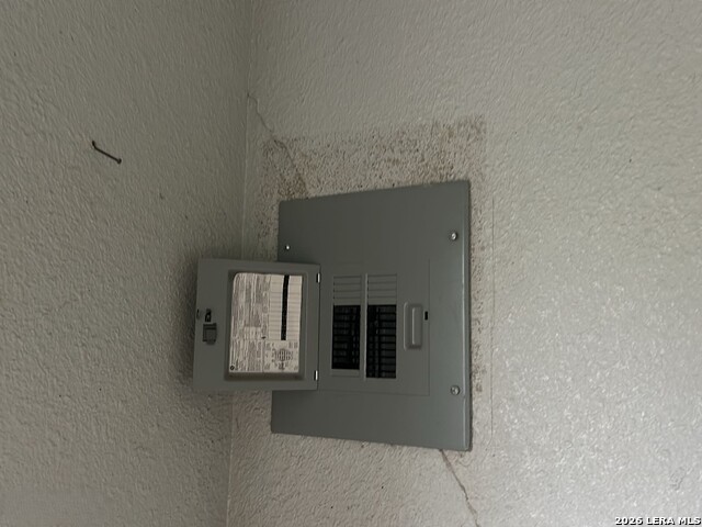 Image 25 of 27 For 809 Leal  