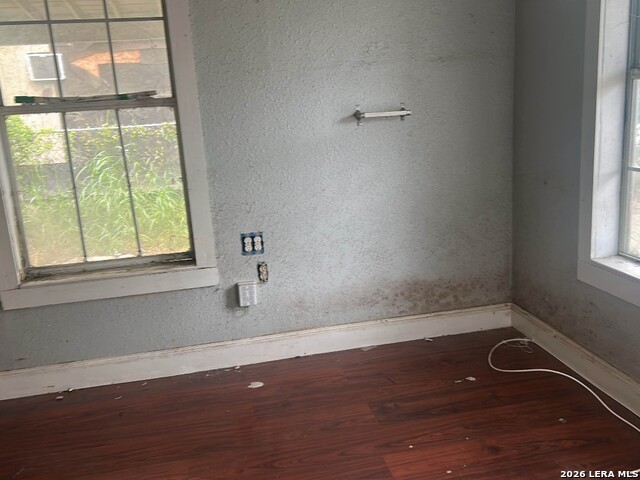 Image 9 of 27 For 809 Leal  