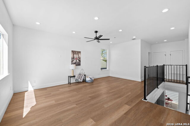 Listing photo id 14 for 117 Carle  