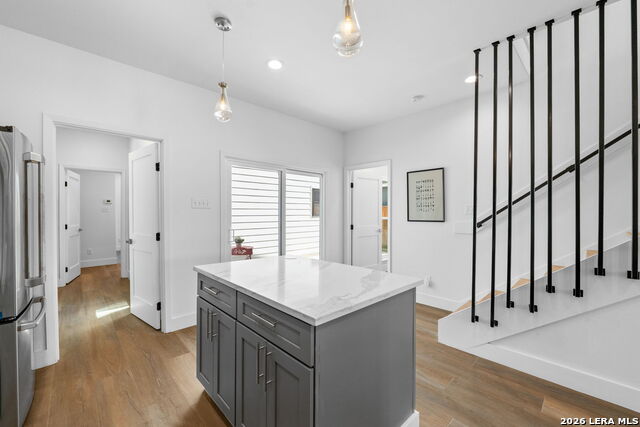 Listing photo id 23 for 117 Carle  