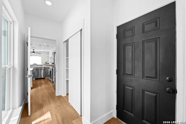 Listing photo id 24 for 117 Carle  