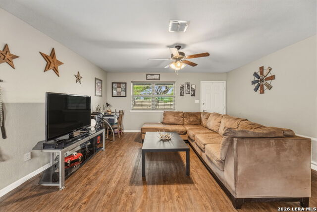 Image 15 of 50 For 748 Fm 2102  