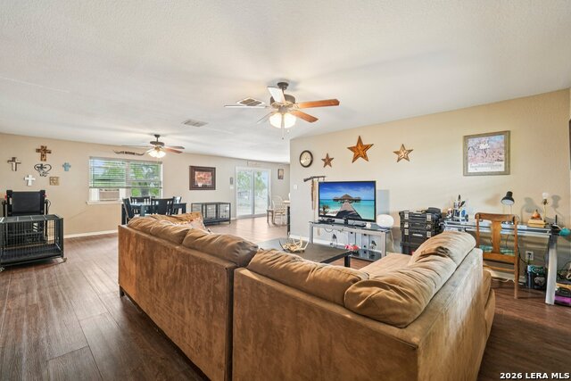 Image 16 of 50 For 748 Fm 2102  