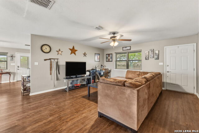 Image 17 of 50 For 748 Fm 2102  