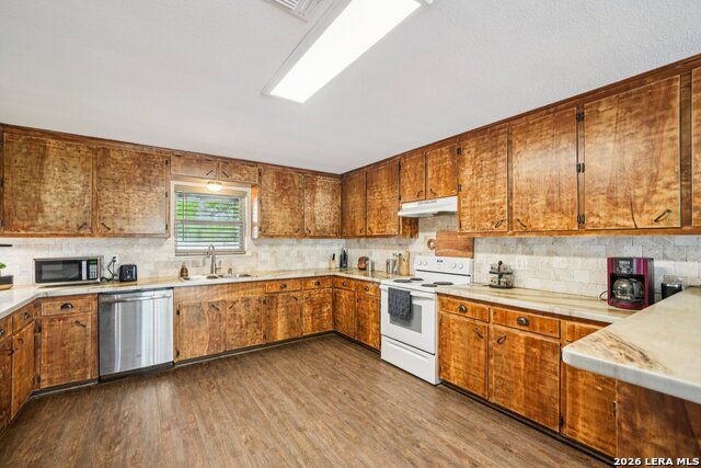 Image 19 of 50 For 748 Fm 2102  