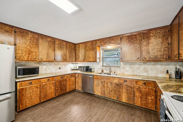 Image 25 of 50 For 748 Fm 2102  