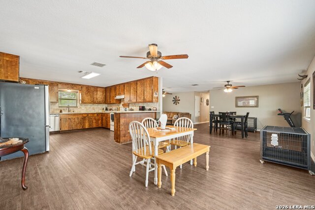 Image 28 of 50 For 748 Fm 2102  