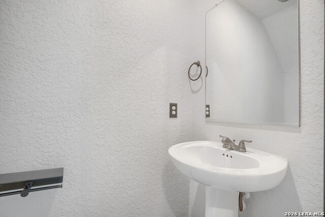 Image 11 of 29 For 5905 Antonio Pl