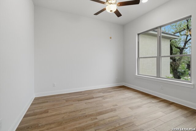 Image 7 of 36 For 3835 Escalera