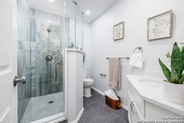 Image 28 of 36 For 5703 Honeygold