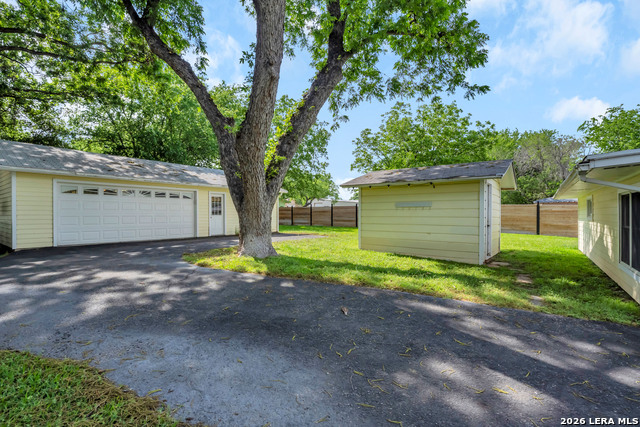 Image 29 of 38 For 301 Riverside Drive