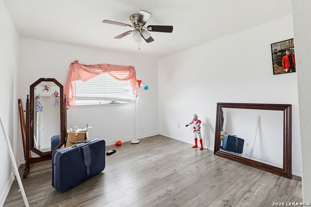 Listing photo id 21 for 8403 Apache  