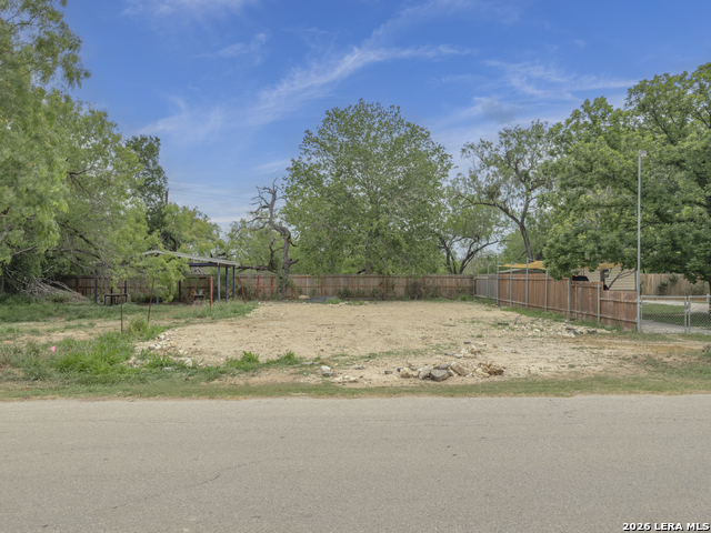 Image 9 of 10 For 15608 Martinez