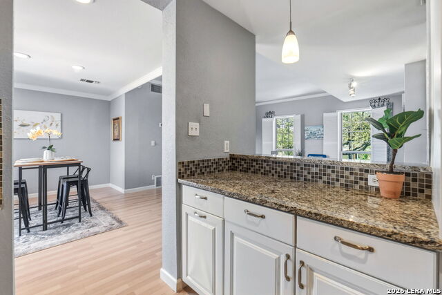 Image 11 of 35 For 7711 Broadway  20b