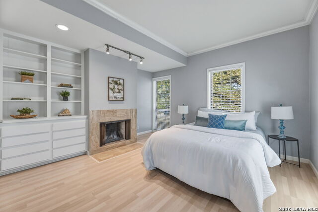 Image 17 of 35 For 7711 Broadway  20b