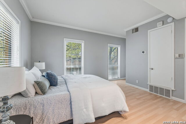 Image 18 of 35 For 7711 Broadway  20b