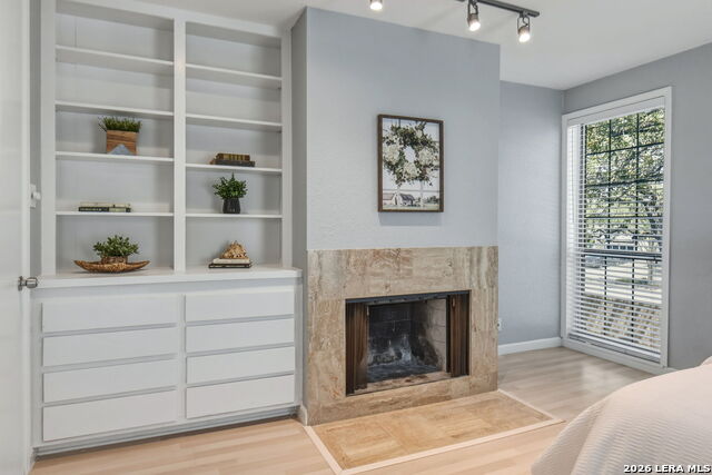 Image 19 of 35 For 7711 Broadway  20b