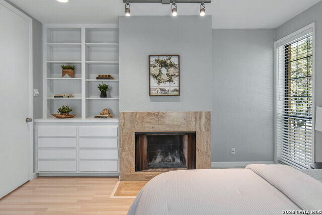 Image 20 of 35 For 7711 Broadway  20b