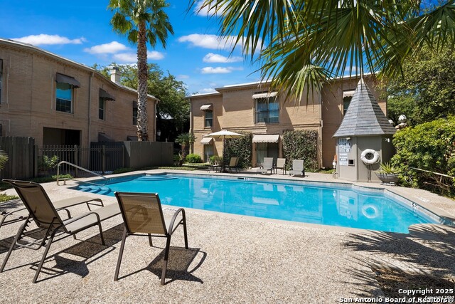 Image 31 of 35 For 7711 Broadway  20b