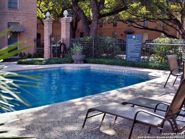 Image 32 of 35 For 7711 Broadway  20b