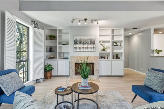 Image 7 of 35 For 7711 Broadway  20b