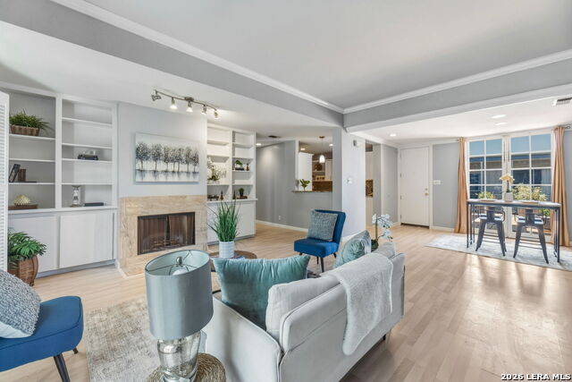 Image 8 of 35 For 7711 Broadway  20b