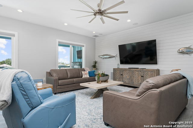 Image 38 of 52 For 107 Windjammer