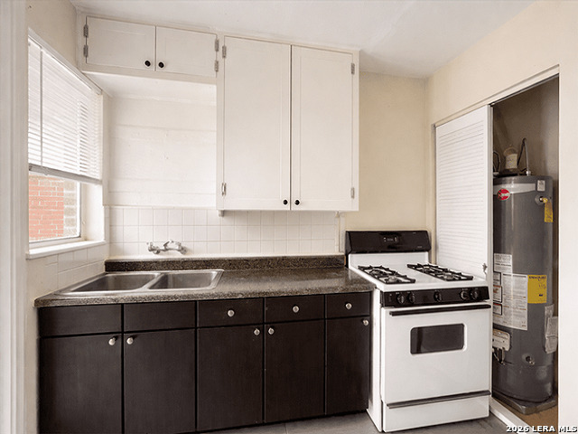 Image 3 of 8 For 1511 W Woodlawn Ave  2