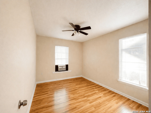 Image 4 of 8 For 1511 W Woodlawn Ave  2