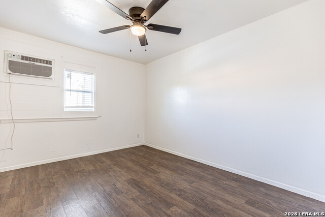 Image 22 of 29 For 7115 Glen Terrace  3