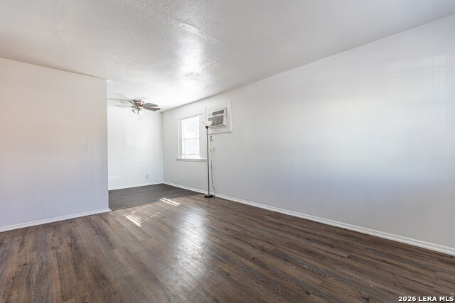 Image 4 of 29 For 7115 Glen Terrace  3