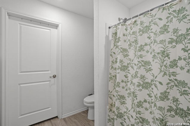 Image 20 of 49 For 575 Lew Pass