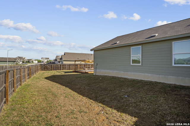 Image 31 of 49 For 575 Lew Pass