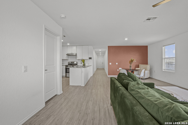 Image 4 of 49 For 575 Lew Pass