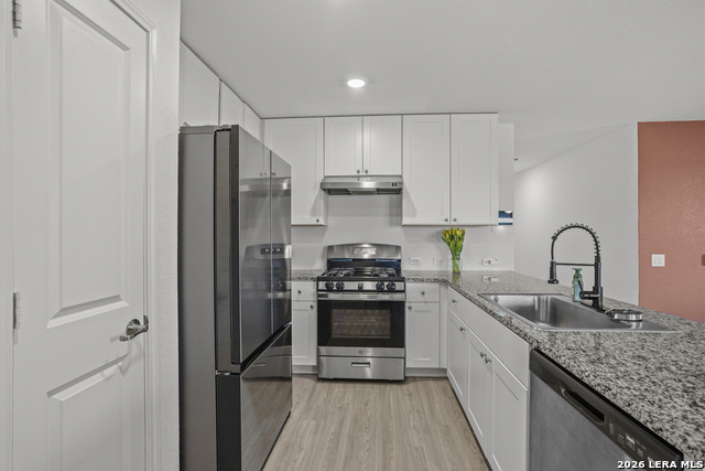 Image 9 of 49 For 575 Lew Pass