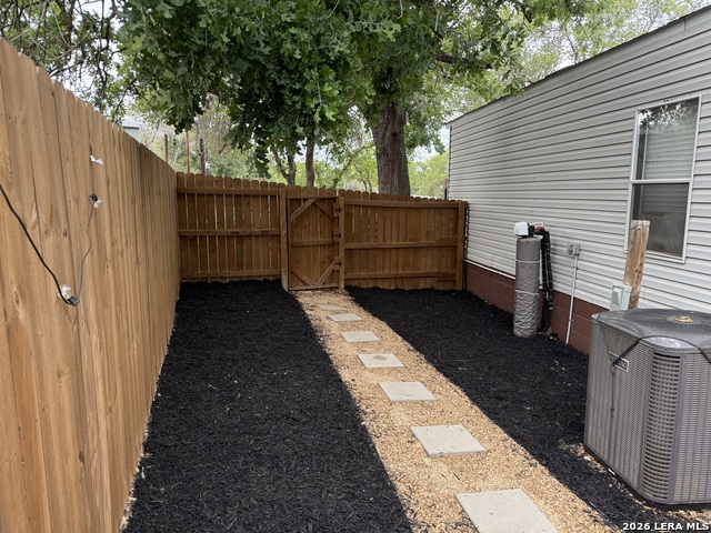 Image 4 of 26 For 240 Creekside