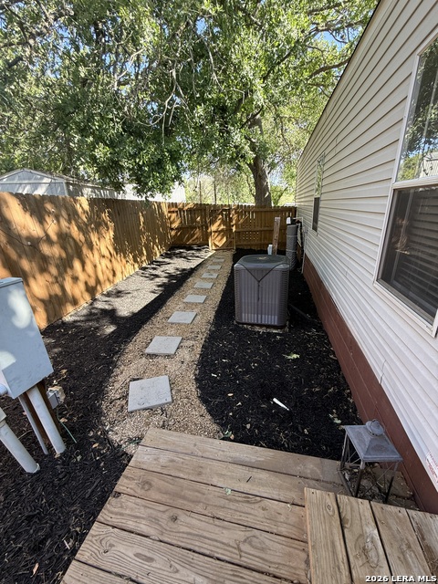 Image 7 of 26 For 240 Creekside