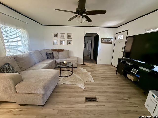 Image 9 of 26 For 240 Creekside